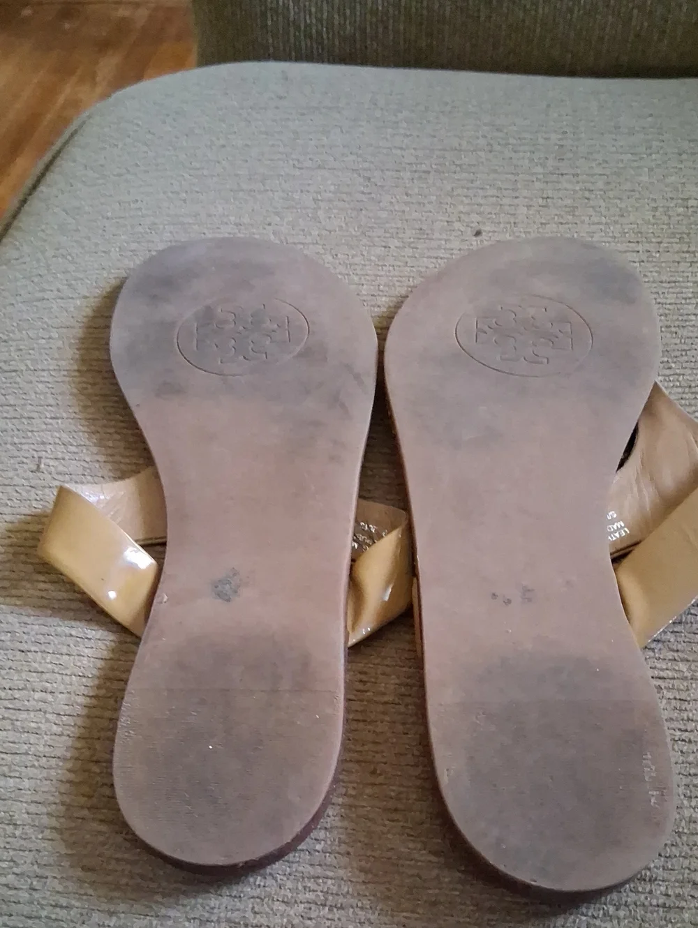 Tory Burch Olive/Tan Leather Logo Thong Sandals